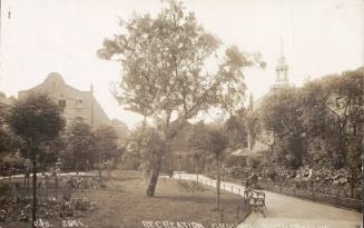 St Mary's Church, Rotherhithe: Churchyard.