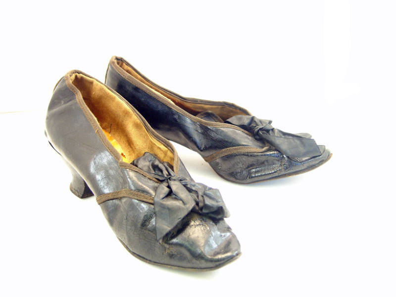 Shoe