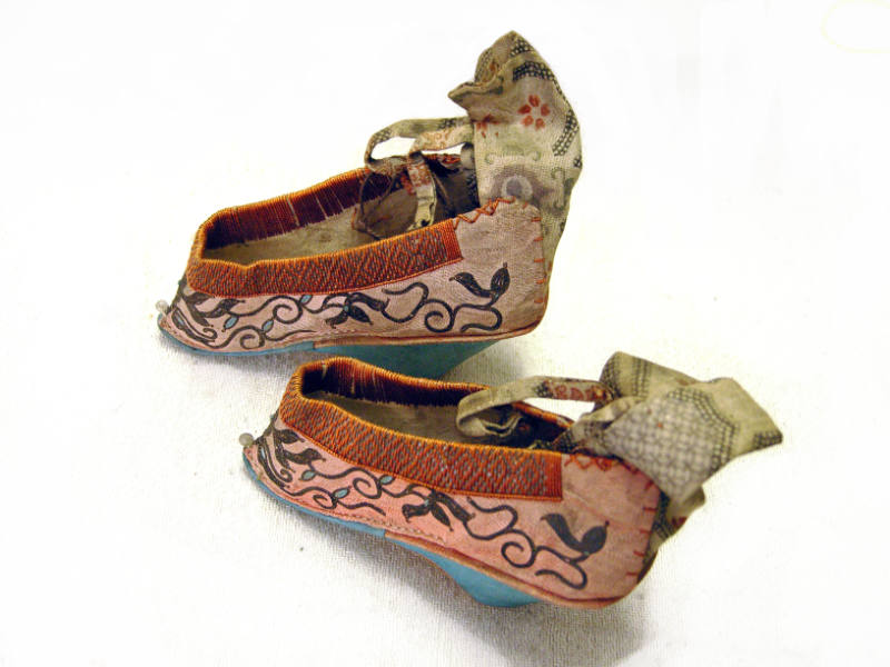 Shoe