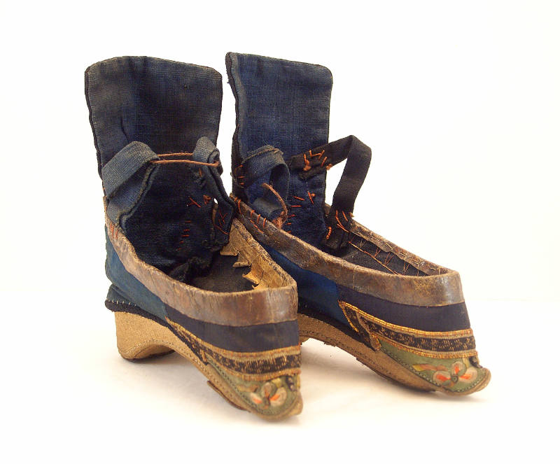 Shoe