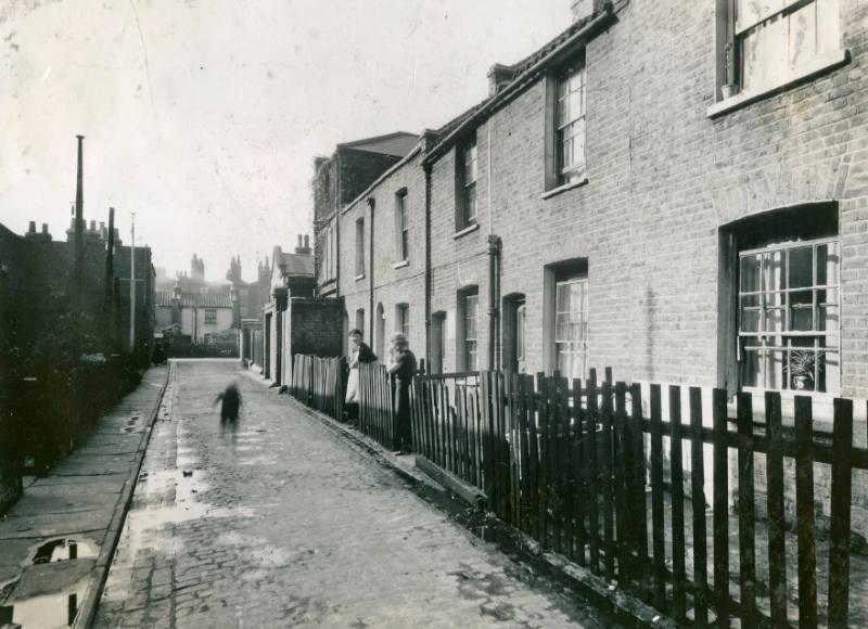 Adams Gardens, 1936