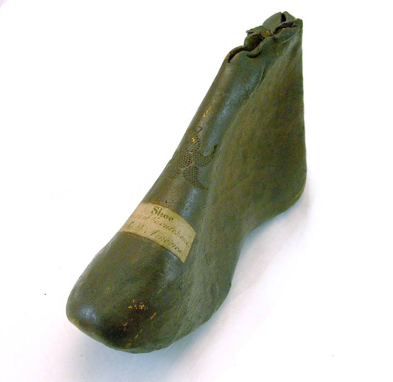 Shoe