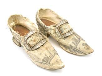 Shoe
