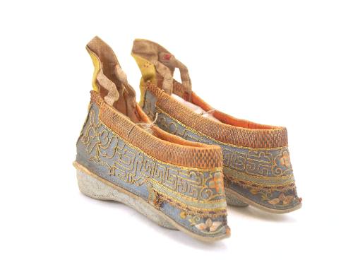 Shoe
