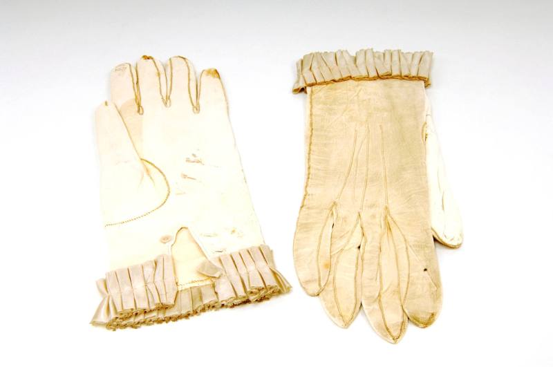 Glove