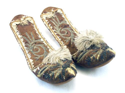 Shoe